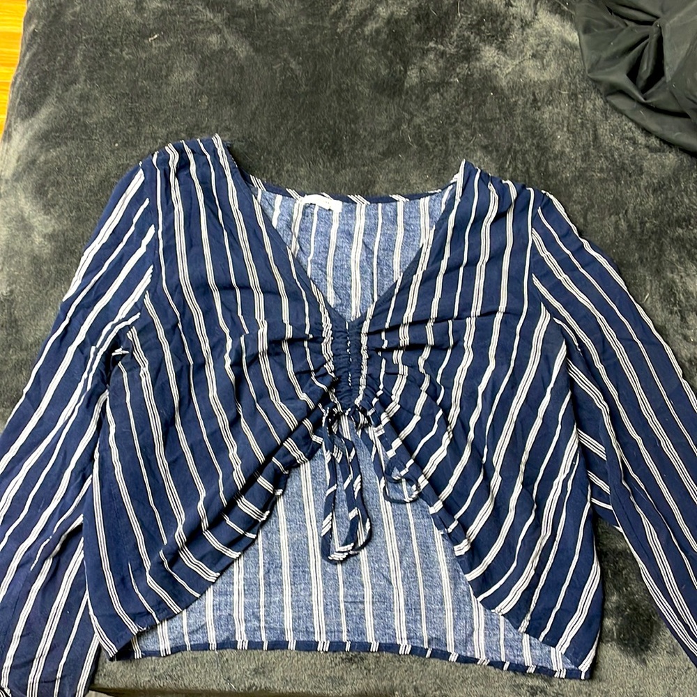 LONG SLEEVE ADJUSTABLE CROP
